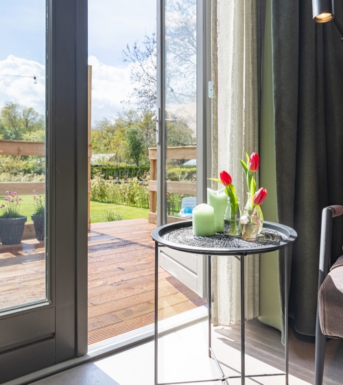 Wakker worden met zicht op de tuin bij Bed & Breakfast de Groene Poort